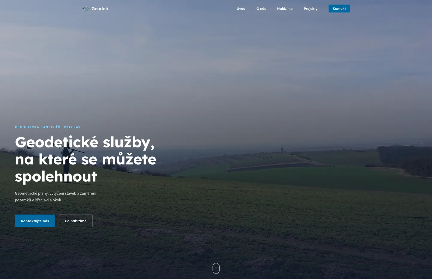 Úvodní stránka webu Geodeti Břeclav s fotografií krajiny a nadpisem přes celou šířku